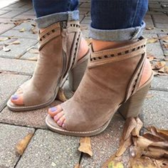 New Dolce Vita Natasha Suede Ankle Booties $169 - Picture 4 of 7